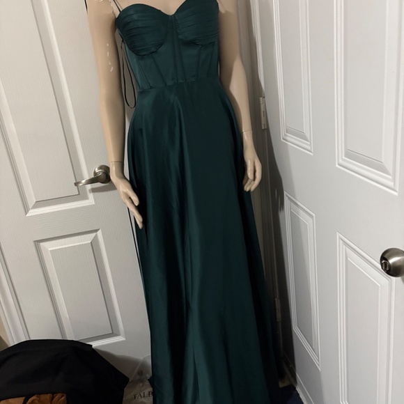 Dress - Picture 4 of 6